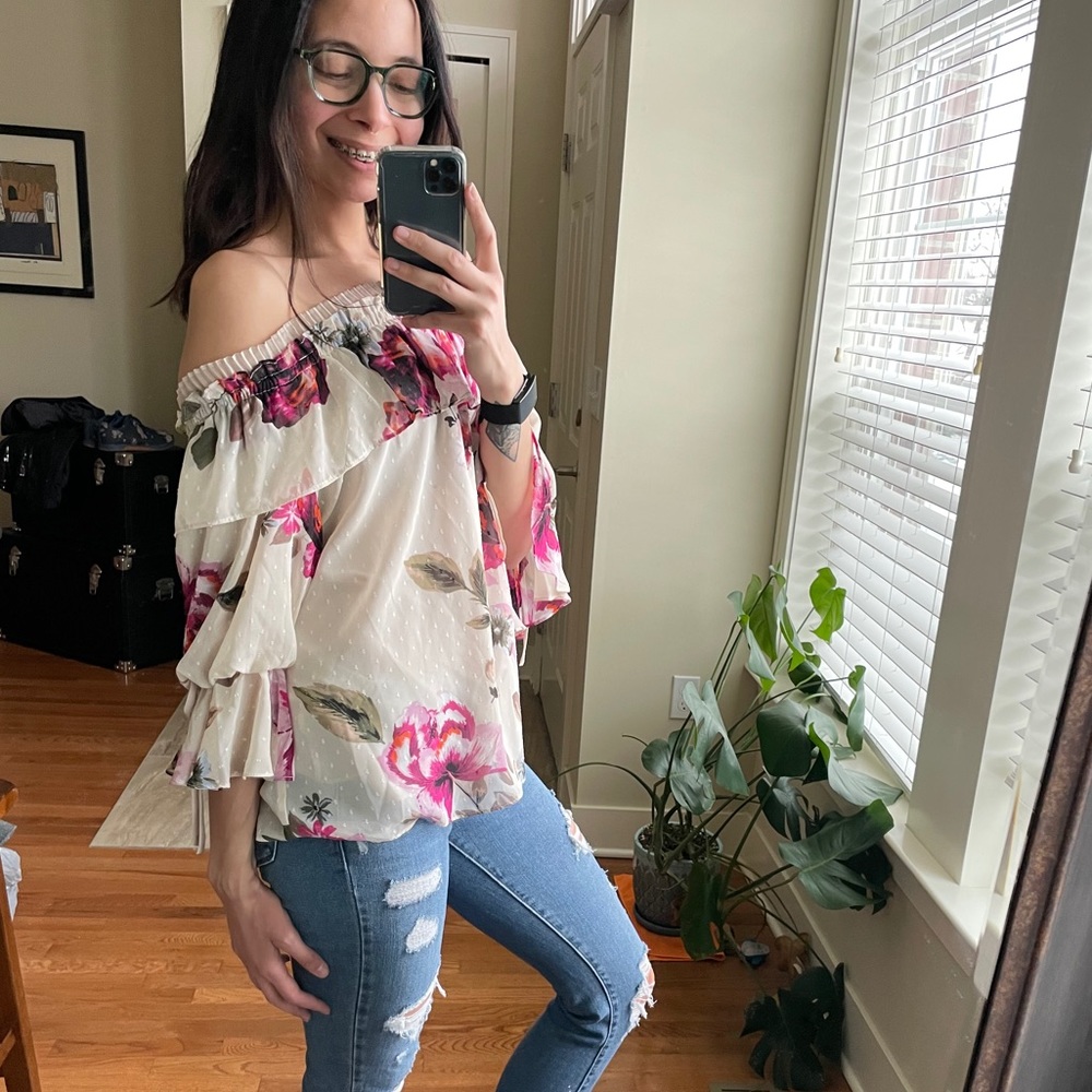 White House Black Market off the shoulder top - Picture 3 of 5